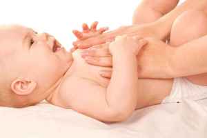 Le massage pour bébé s'apprend